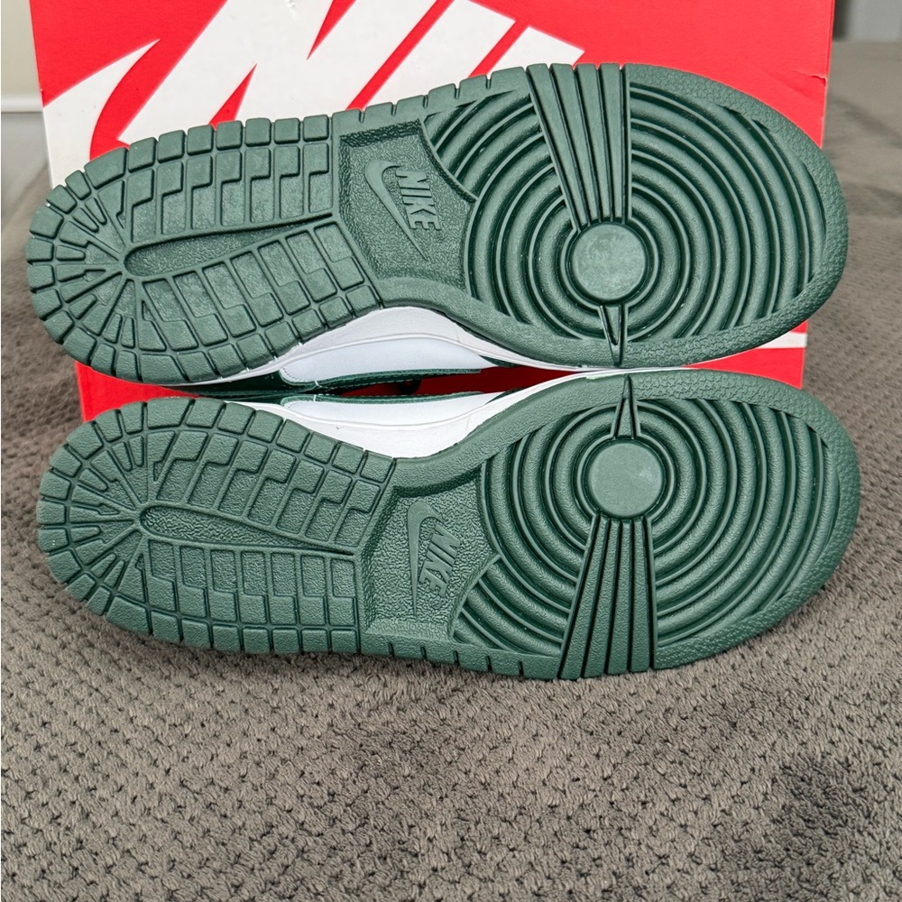 Nike Dunk Michigan State size 6.5Y/8W - Picture 5 of 10